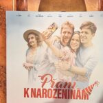 Šárka Divácká Instagram - NENÍ MALÝCH ROLÍ aneb film PŘÁNÍ K NAROZENINÁM. 🤗Naše milé sladké Brno, režisérka Marta Ferencová natočila film, na který můžete momentálně zajít do kina. A proč ho zmiňujeme? Není to totiž úplně poprvé, co se ve filmu objevily naše dorty, ale poprvé se ve filmu objevila i naše červená Šárka. ✨No, nedostala zrovna hlavní roli, jen se ve filmu mihne, neřekne ani hlásku, a ani do obličeje jí vidět není. 🤦‍♀️Ale znáte to, není malých rolí a každý štěk se počítá… 😅 A schválně, kolik z vás ji tam objeví…? Ale naše dorty ve filmu poznáte určitě - jen se s dovolením distancujeme od velké 4 patrové čokoládové dortové „atrapy“. 🤭🍭Přejeme filmu Přání k narozeninám, ať se divákům líbí a daří se mu. 🫶🙏#sorrypecemejinak #sorrydortyvefilmu @prani_k_narozeninam_film #igororozovic #tomasklus #evaholubova #jaroslavdusek #adalsiskveliherci #film #premiera #brno #brnocity SORRY - PEČEME JINAK