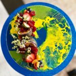 Šárka Divácká Instagram - Naši milí, Sorry, pečeme jinak hledá PROVOZNÍHO/F&B MANAGERA za naši úžasnou tmavovlasou Šári, která za chvíli bude 👩🏻‍🍼👉 Člověka, který: - Má na starost plynulost provozu „za barem“ i v „cukrárně“ a firemní administrativu - Dohlíží na dodržování hygienických předpisů - Zajišťuje objednávky surovin a aktivně vyhledává vhodné dodavatele - Koordinuje a plánuje průběh směn - Organizuje personální záležitosti a má na starosti nábor nových zaměstnanců - Tvoří obsah sociálních sítí a má na starosti písemnou i mluvenou komunikaci se zákazníky i dodavateli - Pomáhá rozvíjet nové výrobky a účastní se cenotvorby - Pracuje se skladovým a pokladním systémem - Dohlíží na běžný denní provoz a kontroluje standard ve vztahu k servisu Požadujeme: - Zkušenost z F&B provozu - Rychlost, flexibilitu, organizační a komunikační schopnosti - Proaktivní a přátelský přístup ke kolegům i hostům - Zkušenost s vedením týmu - Samostatnost, spolehlivost, odolnost vůči stresu, kreativní myšlení a „selský rozum“ Nabízíme: - Práce ve vyhlášeném brněnském podniku s velmi dobrou pověstí a klientelou z celé ČR - Přátelský a sehraný kolektiv a podporu vedení - Příležitost pro profesní i osobní rozvoj a seberealizaci - Zaměstnanecké benefity. Životopisy posílejte na info@sorry-jinak.cz. Budeme se na Vás těšit a děkujeme za případné sdílení. 🙏✨ SORRY - PEČEME JINAK