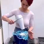 Šárka Divácká Instagram - HELP WE NEED SOMEBODY. 🙏🤗(Video je pouze ilustrační aneb dva dorty do minuty✨). Naše milé Brno a okolí, HLEDÁME NOVÉ KOLEGY do našeho týmu na pozici VEDOUCÍ SMĚNY, BARISTA a OBSLUHUJÍCÍ PERSONÁL. Můžeme nabídnout hlavní pracovní poměr na dobu neurčitou a s tím spojené zaměstnanecké výhody, ale hledáme i brigádníky. BARISTA: Pozice BARISTA by měla být obsazena někým, kdo má zkušenost se světem kávy. Nedílnou součástí pracovní náplně je i krájení a samotná práce s dorty. OBSLUHUJÍCÍ PERSONÁL: Na pozici OBSLUHUJÍCÍ PERSONÁL přijímáme i brigádníky. Můžeme nabídnout vypracování se až na pozici BARISTA. VEDOUCÍ SMĚNY: Na pozici VEDOUCÍ SMĚNY bychom rády našly někoho trpělivého, spolehlivého k dlouhodobé spolupráci, kdo má zkušenosti s gastro provozem, umí si poradit s kávovarem, organizovat chod směny. Ideálně by si měl VEDOUCÍ SMĚNY projít nejdříve pozicí BARISTA. CV prosíme na info@sorry-jinak.cz ... Moc děkujeme za sdílení, tipy, doporučení a pomoc. 🙏🙏🤗 #sorrypecemejinak #barista #hledame #wanted #coffeworld #coffee #espresso #latteart #mirrorglaze #brno #brnocity #pastry #pastrychef #dorty #dyi #foryou #dorty #cakedesign #cake SORRY - PEČEME JINAK