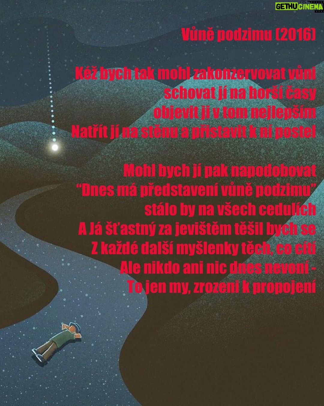 Šimon Bilina Instagram - Založit si účet, kam budeš odkládat část svejch básní, s tím že až přijde správná konstelace tak mít ne-tajný přání je vydat jako sbírku. Jo, tohle všechno mám, a jsem tim šťastnej😊❤️ Tak třeba přejde aspoň část toho i na Vás:))) Budu sbírat různý obrázky a takhle to slepovat, nebudu dodržovat žádný termíny a budu si to tam dávat jak chci😃🙏💀 jestli chceš, tak si zaškrtni sledování tady @simiho_ba_sny 🎻❤️🪶 Bari, Italia