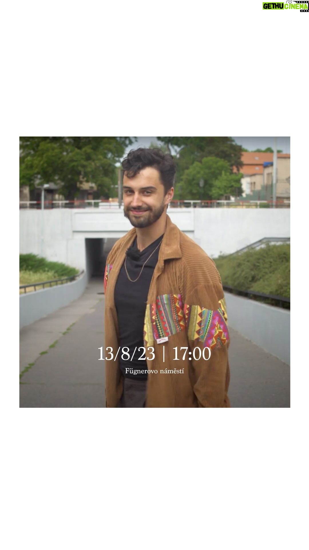 Šimon Bilina Instagram - Vernisáž k odtajnění nové podoby Fügnerova náměstí - 13. srpna v 17 hodin! Dovolujeme si Tě pozvat na vernisáž naší nové realizace QUEER ALL YEAR, jež vzniká ve spolupráci s lidskoprávním aktivistou Kryštofem Stupkou a ilustrátorem Petrem Polákem. Vernisáž se uskuteční v neděli, 13. srpna na Fügnerově náměstí na Praze 2. Událost bude obohacena o doprovodný program, který brzy odtajníme. Připoj se k nám a společně oslavme umění a rozmanitost. Na vernisáž Tě prostřednictvím této videopozvánky zve i ambasador projektu Šimon Bilina. #praha #verejnyprostor #ceskarepublika #lgbtq #queercommunity Prague, Czech Republic