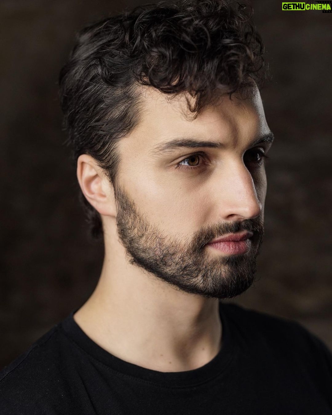 Šimon Bilina - 7.7K Likes - Kejt Šrámková je nejen krásná duša, velmi šikovná a pracovitá kamera-womanka, přítelkyně jednoho výjimečnýho synečka ale i autorka těchdle.. živejch hedšotů!
Kde sme si zkusili, co se normálně nedělává, hehe.
Fotky vznikly v prostorech postavenejch ve 14. století…v místě budoucího kulturního centra @art_club_loreta , který můžete podpořit na Doniu. Už se tam odehrála např. přednáška kluků z @brain_we_are , nějaké koncerty, jam sešny, kakao-ceremonie, výstava mojí segrunely @bilinova_s ❤️✨💀… a prostě.. buďte u toho😌!
PS: Díky @johankau @2mediacz @arundus_ @tatianaa.dok 🙏✨🪶
@katesramkova #photography #headshotphotographer #headshot #crybaby #2media @2mediacz