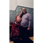 Šimon Bilina Instagram - Neotřesitelná svoboda srdce… Děkuju milovaný živote za tu pestrost, kterou ještě nestíhám plně vstřebávat. Polepším se🪶🙏❤️… 1/z křestu výjimečné knihy od @kristyna_janackova_official 🪼🪻🌸 2/ Paul Newman a drahá @marta_gerlikova s Inuškou❤️ 3/ “Každá minuta pohromadě je zázrak.” s @vukcelebic a @miromraz 4/ Přátelství přes více životů.. Slovenský král, opat a cestovatel mezi světy živého a neživého.. @richardautner .. Bludár co našel Seba😌❤️ 5/ Mám fotku s perským králem. @saremihojjat 6/ Viliam Poltikovič a @sofiefilippi …netřeba slov🐬 po představení Satori🤍 #primazoo #kamaradi #laska #laskanenisprosteslovo Česká republika