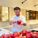 Cédric Grolet Instagram - À chaque boutique sa création! Ici le cœur de grenade (gravé) pour votre Saint-Valentin à partager (ou pas) #cedricgrolet #lemeurice ❤️