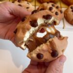 Cédric Grolet Instagram - Un 🍪 comme vous n’en avez jamais mangé ! Crème de cookie cru, cœur caramel au cookie. Are you ready? #cedricgrolet #theberkeley Cédric Grolet at The Berkeley