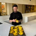 Cédric Grolet Instagram - Banane Frécinette caramélisée au beurre de cacahuète ! #cedricgrolet #lemeurice 🍌&🥜