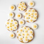 Cédric Grolet Instagram - Fleurs de citron pour Londres! Exclusivement pour les personnes qui aiment vraiment le citron! Disponible à partir de mardi! Lève le ☝🏻si toi aussi tu es fan d’acidité #cedricgrolet #theberkeley Cédric Grolet at The Berkeley