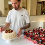 Cédric Grolet Instagram - Fraisier Anaïs ! Avec beaucoup de fraises et de vanille ! À chaque boutique sa création #cedricgrolet #lemeurice ❤️