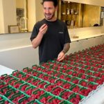 Cédric Grolet Instagram - LA FRAMBOISE ! Un travail de dingue pour vous rendre dingues de cette nouvelle création! Uniquement à ma boutique #lemeurice ! Rendez-vous le 8 juin? #cedricgrolet ❤️