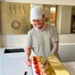 Cédric Grolet Instagram - Des fraises du jardin comme vous n’en avez jamais vu! Disponible le 8 juin! (Et ça donne le smile) #cedricgrolet 🍓