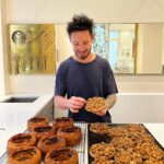 Cédric Grolet Instagram - Mon dej’ après le sport! Cookie cacahuètes où flan Vanille? #lemeurice 🥵 Cedric Grolet