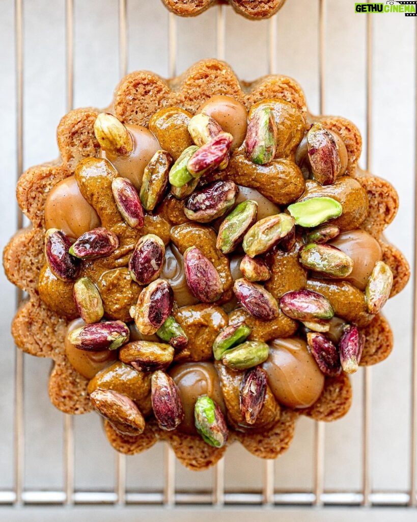 Cédric Grolet Instagram - Meilleur dessert du dimanche! #cookie pistache? 💚 Cédric Grolet Opéra