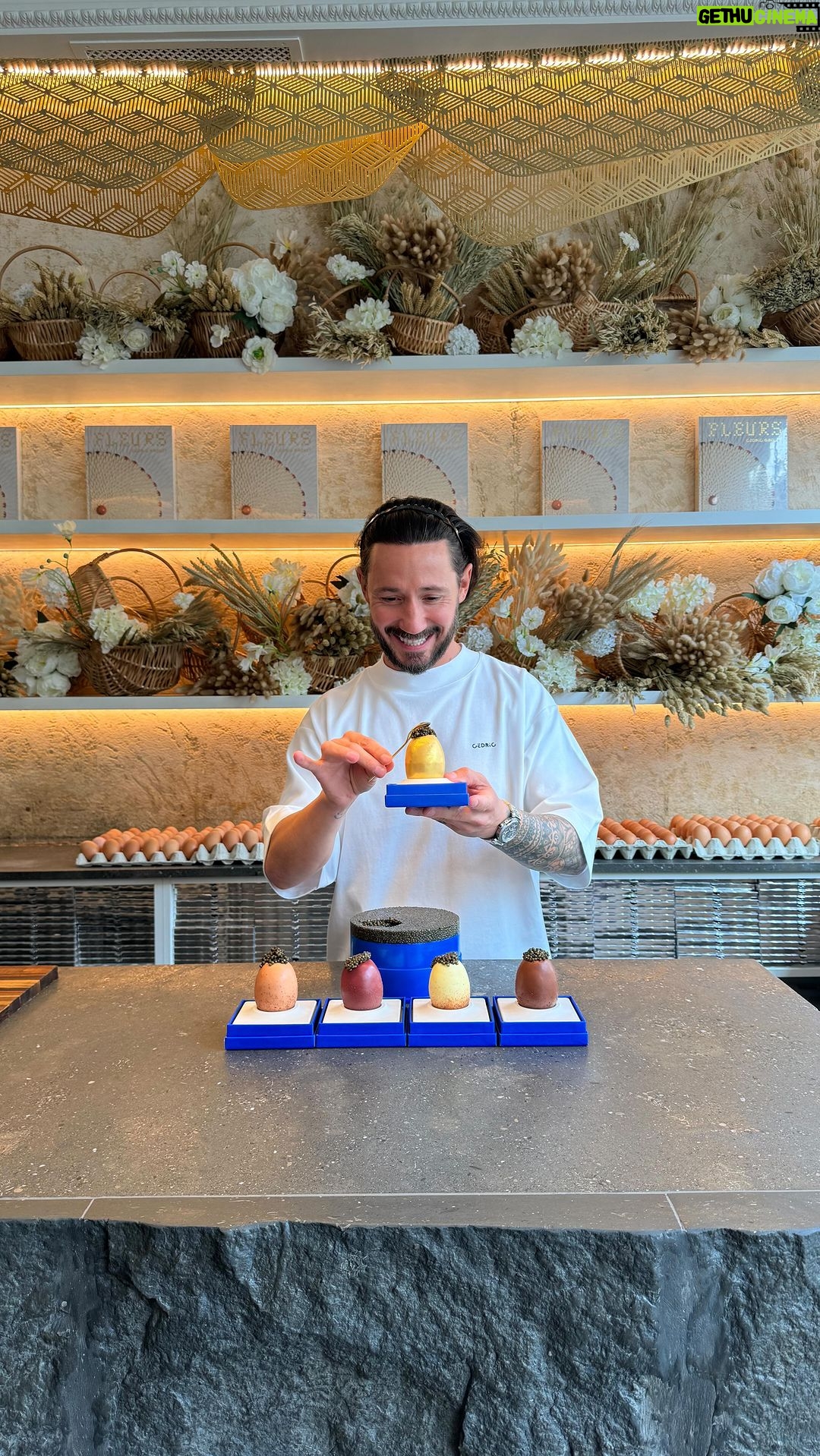 Cédric Grolet Instagram - @laprairie m’a mis au défi d’utiliser le caviar, leur ingrédient iconique, dans une pâtisserie! Le résultat? Ma première pâtisserie salée: l’Oeuf Caviar ! #cedricgrolet & #laprairie 🥚 Collaboration commerciale Cédric Grolet Opéra
