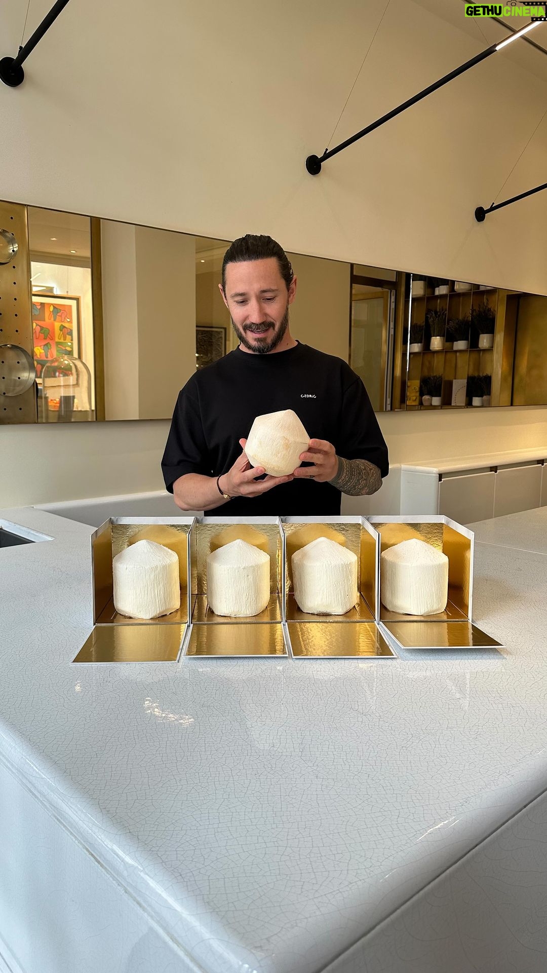 Cédric Grolet Instagram - Coco en taille réelle pour la première fois! #cedricgrolet 🤍 Le Meurice Cedric Grolet 6 rue De Castiglione