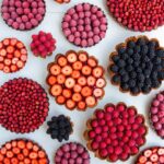 Cédric Grolet Instagram - Pour l’été, des corbeilles de fruits frais croustillantes à @cedricgroletopera 🔆 #cedricgrolet Cédric Grolet Opéra