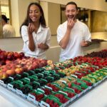 Cédric Grolet Instagram - J’apprends à @zoesaldana à faire des gâteaux! Que pensez-vous de son niveau? 👀 @cedricgrolet ❤️