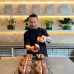 Cédric Grolet Instagram - Cinnamon roll à ma façon #cedricgrolet 🦋 Cédric Grolet Opéra