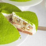 Cédric Grolet Instagram - Un 🍋 vert XL dispo dès maintenant, exclusivement en Click & Collect! ( Praliné citron vert, mousse citron vert, biscuit moelleux, avec un coeur ultra frais ) 💚 #lemeurice #cedricgrolet
