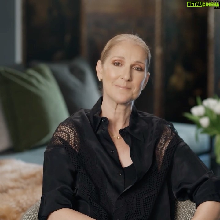 Céline Dion Instagram - ‼️ CÉLINE DION REPORTE LES DATES DE LA TOURNÉE EUROPÉENNE 2022 À 2023 ‼️ Je suis tellement désolée, attristée d’être obligée de repousser les spectacles une fois de plus. La première fois, c’était évidemment à cause de la pandémie et cette fois-ci, c’est ma santé qui m’oblige à reporter les spectacles de la tournée européenne… Je me sens quand même un peu mieux … mais j’ai toujours des spasmes musculaires. … Je me dois d’être en pleine forme, en pleine santé pour que je puisse donner 100 % de moi-même sur la scène car c’est ce que vous méritez. - Céline xx… https://www.celinedion.com/fr/en-concert Lien dans la bio pour les détails