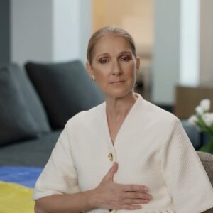 Céline Dion Instagram - I #StandUpForUkraine and for refugees around the world. I’m calling on world leaders to help all those who are forced to leave their homes. Please make sure that they get the support that they desperately need now - Celine xx... Je #StandUpForUkraine et pour les réfugiés du monde entier. J’invite les dirigeants mondiaux à agir pour aider tous ceux qui sont forcés de quitter leur maison. Nous devons nous assurer qu’ils obtiennent le soutien dont ils ont désespérément besoin maintenant. - Céline xx… Link in bio / Lien dans la bio
