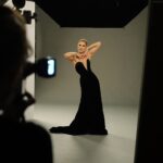 Céline Dion Instagram - This #worldphotographyday we take a peek behind the scenes… kudos to all the magicians behind the camera! -Team Celine   Photographer: @denisetruscello Behind the scenes photos: @MrCameralv En cette #journeemondialedelaphoto nous jetons un coup d'œil en coulisses… bravo à tous les magiciens derrière la caméra ! - Team Céline Photographe : @denisetruscello Photos des coulisses : @mrcameralv