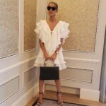 Céline Dion Instagram - Summer isn’t over yet and we still want to enjoy every minute of it! How are you spending the next few weeks? 🌞 - Team Celine    L’été n’est pas terminé encore et nous comptons bien en profiter pleinement! Comment occuperez-vous les prochaines semaines ? 🌞 - Team Céline  📸 Dee Amore Marti #Weekendvibes #FridayFeeling #Summervibes