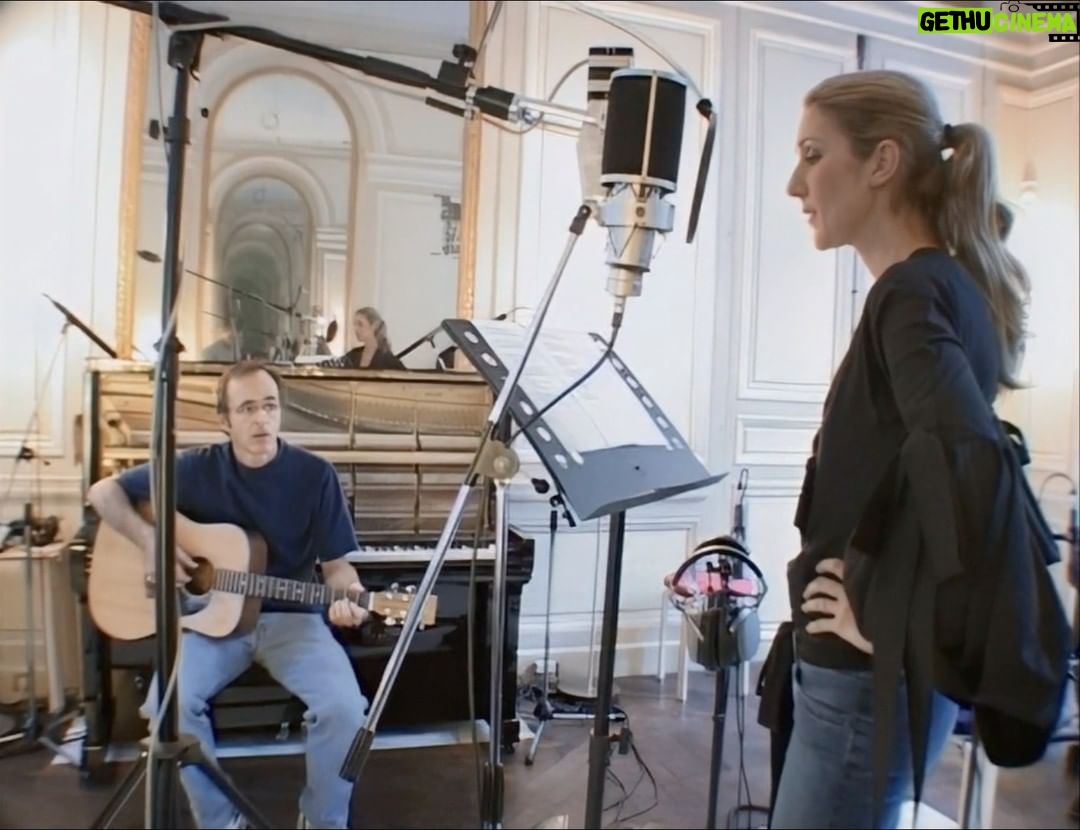 Céline Dion Instagram - Entre Las Vegas et Paris, entre 4 auteurs-compositeurs et une interprète, voyez maintenant les dessous de l’enregistrement de l’album 1 fille & 4 types, qui célèbre son 20e anniversaire cette année ! -Team Céline Lien dans la bio pour voir la vidéo. Between Las Vegas and Paris, between 4 songwriters and 1 singer: you can now see the making of the french album 1 fille & 4 types, celebrating its 20th anniversary this year! -Team Celine Link in bio for full video.