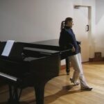 Céline Dion Instagram - Échauffements vocaux ✅ chorale incroyable ✅ chanson à succès ✅ découvrez les coulisses de l’enregistrement de la chanson « Je chanterai » et des autres chansons de « S’il suffisait d'aimer » - Lien dans la bio 🎧🎶 - Team Céline   Vocal warmups ✅ amazing choir ✅ hit record ✅ get a behind-the-scenes look at the recording of "Je chanterai" and more songs from ‘S’il suffisait d'aimer’ - link in bio 🎧🎶 - Team Celine   #silsuffisaitdaimer #jechanterai