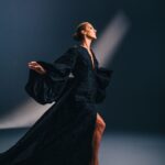 Céline Dion Instagram - “Before I could love you, I need to learn to love myself” ❤ . Watch the full video through the link in bio / Voyez la vidéo complète en cliquant le lien dans la bio . 📸 @brianstorm.jpg . #imperfections #courage #behindthescenes