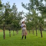 Céline Dion Instagram - Finding peace among the trees 🌿✨ sending all my love ! - Celine xx… . Trouver la paix à travers les arbres 🌿✨ Je vous envoie tout mon amour ! - Céline xx… . #FridayFeeling . 📸 : @dee_termined_girl