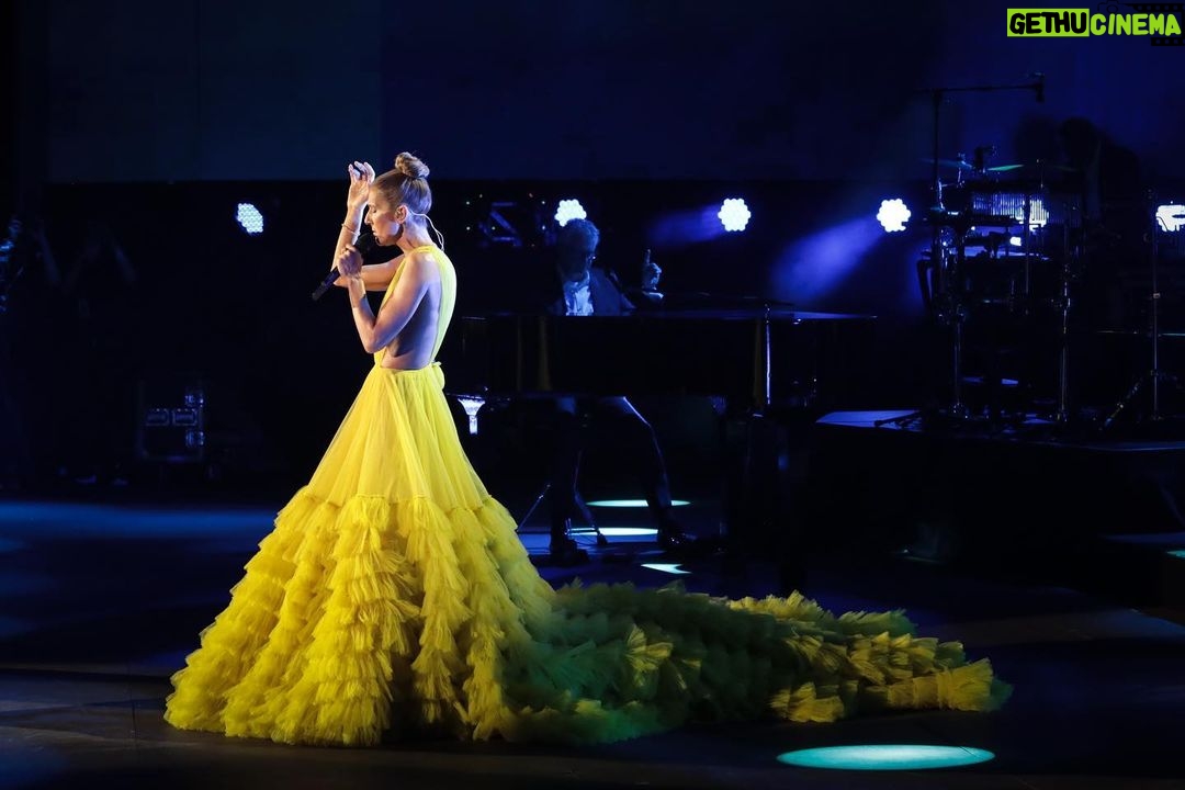 Céline Dion Instagram - We had so much fun in London last July! What an incredible experience!! ✨ 💕 – Celine xx… . Nous avons eu tellement de plaisir à Londres en juillet dernier! Quelle expérience incroyable !! ✨ 💕 – Céline xx… . #LetTheMusicPlay . 📸 @christiegoodwin