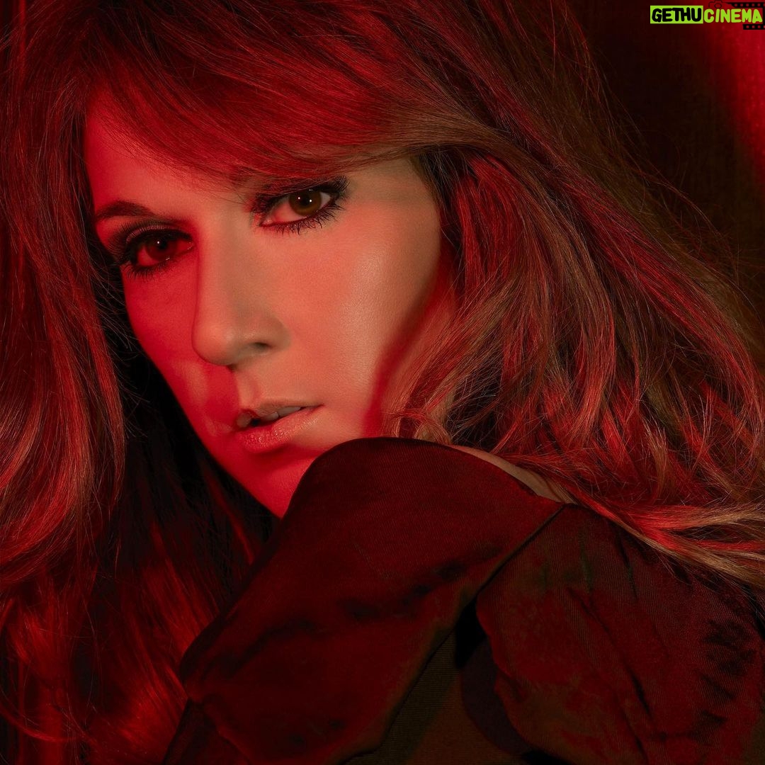 Céline Dion Instagram - On célèbre les 13 ans de l’incroyable album concept de Céline Dion D'elles ! L’album rend hommage aux femmes avec ses 13 chansons toutes écrites par des femmes influentes du Québec et de la France. Écoutez maintenant via le lien dans la bio. - Team Céline . Celebrating 13 years of Celine's incredible concept album, D'elles! This 13-song album centers around the theme of womanhood, with all song lyrics written by influential female authors from France and Quebec. Listen now through the link in bio! - Team Celine . #Delles #FlashbackFriday . 📸 Daniela Federici & Gérard Schachmes