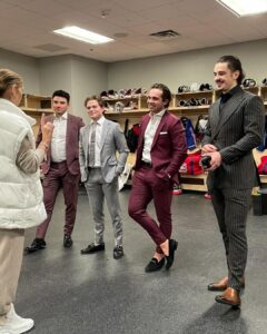 Céline Dion Instagram - My boys and I had such a fun time visiting with the Montreal Canadiens after their hockey game with Vegas Golden Knights in Las Vegas Monday night. They played so well, what a game!! Thank you for meeting us after the game, guys! That was memorable for all of us. Have a great season! - Celine xx… Mes fils et moi avons eu beaucoup de plaisir à rencontrer les Canadiens de Montréal après leur match de hockey contre les Golden Knights de Las Vegas lundi soir. Ils ont si bien joué, quel match !!! Merci de nous avoir rencontrés après le match, les gars ! C’était mémorable pour nous tous. Bonne saison à tous ! - Céline xx... @canadiensmtl @vegasgoldenknights @arberxhekaj_ @colecaufield @nsuzuki_37 @alexnewhook_
