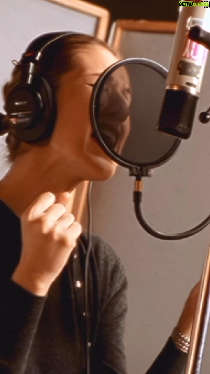 Céline Dion Instagram - This is the penultimate episode of our Let’s Talk About Love recording session series. Released today: « Us ». See the full video at the link in bio. - Team Celine Voici l’avant dernier épisode de notre série Let’s Talk About Love - Les sessions d’enregistrement. Disponible aujourd’hui: « Us ». Voyez la vidéo complète au lien dans la bio. -Team Céline #LetsTalkAboutLove25 @humbertogaticamusic