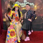 César Doroteo Instagram - ¡Heeeeeeeeermanas! Se vivió la fantasía #DragConLA 2023. Mucha emoción, muchas comadre diosísima y mucha fantasía. Aquí les dejo las fotos que pude tomarme con algunas de mis reinas favoritas de todo el universo de RuPaul. Una fantasía @wowpresentspluses @paramountplusmx ¡Vengan! ¡Vean los shows! ¡Apoyemos a las reinas! Me encantó todo. 🩷 Convention Center - Los Angeles