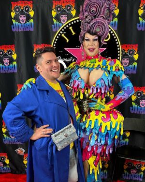 César Doroteo Instagram - ¡Heeeeeeeeermanas! Se vivió la fantasía #DragConLA 2023. Mucha emoción, muchas comadre diosísima y mucha fantasía. Aquí les dejo las fotos que pude tomarme con algunas de mis reinas favoritas de todo el universo de RuPaul. Una fantasía @wowpresentspluses @paramountplusmx ¡Vengan! ¡Vean los shows! ¡Apoyemos a las reinas! Me encantó todo. 🩷