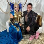 César Doroteo Instagram - ¡Heeeeeeeeermanas! Se vivió la fantasía #DragConLA 2023. Mucha emoción, muchas comadre diosísima y mucha fantasía. Aquí les dejo las fotos que pude tomarme con algunas de mis reinas favoritas de todo el universo de RuPaul. Una fantasía @wowpresentspluses @paramountplusmx ¡Vengan! ¡Vean los shows! ¡Apoyemos a las reinas! Me encantó todo. 🩷 Convention Center - Los Angeles