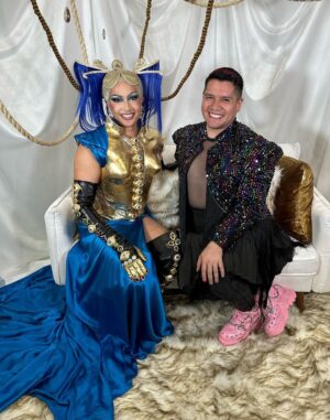 César Doroteo Instagram - ¡Heeeeeeeeermanas! Se vivió la fantasía #DragConLA 2023. Mucha emoción, muchas comadre diosísima y mucha fantasía. Aquí les dejo las fotos que pude tomarme con algunas de mis reinas favoritas de todo el universo de RuPaul. Una fantasía @wowpresentspluses @paramountplusmx ¡Vengan! ¡Vean los shows! ¡Apoyemos a las reinas! Me encantó todo. 🩷