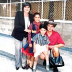 César Doroteo Instagram – Hoy cumple años una de las personas que más amo en la vida y que ha estado presente desde el principio. @jessica7911 gracias por todo tu apoyo y tu cariño. Eres la mejor hermana que alguien podría pedir. Por muchos años más de felicidad y éxito y experiencias juntos. ¡Felicidades! 🎂🎊🎉