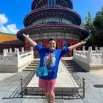 César Doroteo Instagram - ¡Recorrimos el mundo en 1 día! En #epcot aquí en @disneyland y por supuesto mis favoritos fueron Japón, China y México. ¡Y CONOCIMOS A MARY POPPINS! Fue una experiencia bien preciosa. No saben lo afortunado y agradecido que me siento de poder vivir nuevamente esta experiencia y de poder divertirme como niño nuevamente. ¡🎪🏰✨🎈🎉! Al final les dejé un pedacito del show #harmonious que me dejó llorando un buen rato. Por cierto, mi sudadera de Star Wars es la más preciosa del mundo y es mi nueva favorita. 💙 Gracias a @emmllop por su paciencia tomándome estas fotos. #disney #disney50thanniversary 🐭♥️ EPCOT