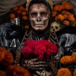 César Doroteo Instagram - La palabra "catrín" definía a un hombre elegante y bien vestido, acompañado de alguna dama con las mismas características; este estilo fue una imagen clásica de la aristocracia mexicana de fines del siglo XIX y principios del XX. Es por ello que, al darle una vestimenta de ese tipo, Diego Rivera convirtió en su obra a “La Calavera Garbancera” en “La Catrina” diseñada en Aguascalientes. Gracias a @dannra por estas maravillosas fotos y a @sheila.chavero por este maravilloso maquillaje para esta ocasión tan especial. Y @emmllop por ser mi catrín hasta el Más Allá. Vestido @aviescwho Chaleco @nonamestudiomx Corona @dannra #diademuertos #catrina #catrinamakeup Mictlán
