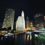 César Doroteo Instagram - Fui a un lugar mágico llamado #Chicago y me enamoré completamente de él y de su pizza y de sus fuegos artificiales. #tbt 🌃🎆 Chicago, Illinois