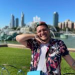 César Doroteo Instagram - Aquí les dejo la parte 3 de las fotitos de lo que vivimos en Chicago. Por fin conocí #CloudGate o #TheBean como le llaman algunos, sí es una maravilla y ese mismo día subimos a @360chicago que tiene unas vistas maravillosas de la ciudad. Y por ahí también verán la #BuckinghamFountain que me pareció una de las piezas más esculturales de toda la ciudad. Me enamoré mucho de Chicago. 💖 @choosechicagomx Chicago, Illinois