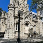 César Doroteo Instagram - Un poquito de spam del PRIMER DÍA EN CHICAGO. ¡No saben qué precioso es todo lo que estamos viendo y viviendo! Mucho arte, mucha arquitectura increíble, gente amable y un clima delicioso. Estoy muy contento. Ojalá pueda compartirles un poquito de eso a través de estas fotos y disfruten de #Chicago tanto como yo. 💖 ¡Gracias @choosechicagomx por las atenciones! 🫰🏻 (A ver si me encuentran en la ultima foto…) 👀🙊 Chicago, Illinois