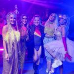César Doroteo Instagram - ¿Se cumplió el sueño de ser la 5ª JNS? Se cumplió el sueño de ser la 5ª JNS. Qué bello poder compartir con estas mujeres tan increíbles, tan poderosas, tan hermosas y tan vivas. ¿Ya vieron el nuevo video de @grupojns? Gracias @karladiazof por la invitación, siempre preciosa. 💖💃🏻 #tanviva #jns Discoteca México