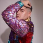 César Doroteo Instagram - ✨💎✨ Shine bright like a diamond ✨💎✨ Un poquito de brillo no le hace daño a nadie. Foto @luisdelaluz Stylist @jukafashionstylist Bomber @nonamestudiomx Circuit Discoteque