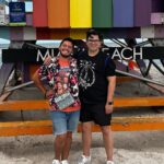 César Doroteo Instagram - La maravilla de vivir experiencias increíbles con la gente que amas es un regalo divino. Nuestro viaje a Miami fue muy bonito y me faltaba subir algunas fotitos. Aquí les dejo unas haciendo cara de menso porque estoy muy feliz. 🩷 #miami #pink Miami Florida