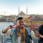 César Doroteo Instagram - Un día fui a Turquía y no regresé hasta 3 meses después. Los últimos días fueron maravillosos visitando los lugares más hermosos de Estambul. Aquí les dejo unas cuantas fotitos que @alexiagarcia @betsabe_monm y @irvingpenaa me tomaron. Prometo es lo último que tengo de esta aventura… 🇹🇷🇹🇷🇹🇷🇹🇷🇹🇷 #turkey #laisla Estambul Turquia
