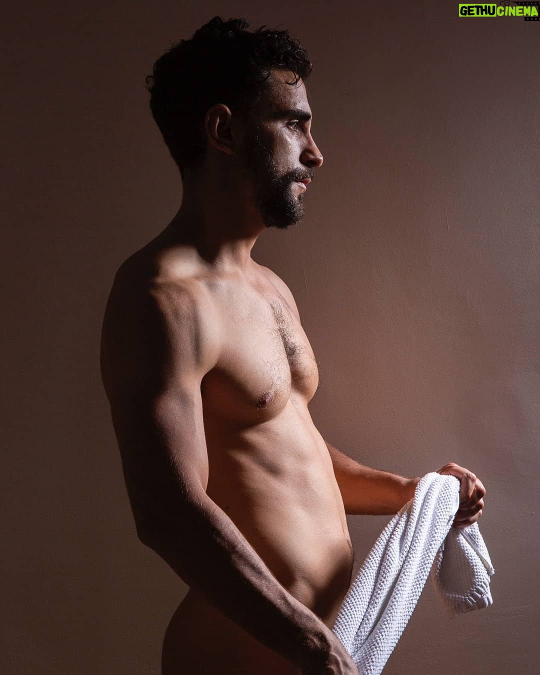César Mateo Instagram - @antoniorubial.photo