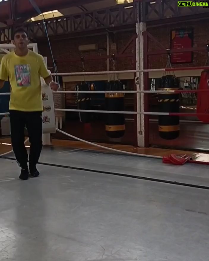 César Mateo Instagram - Cada día más obsesionado con este deporte 🥊 🙏@hatimboxx Club Deportivo José Valenciano